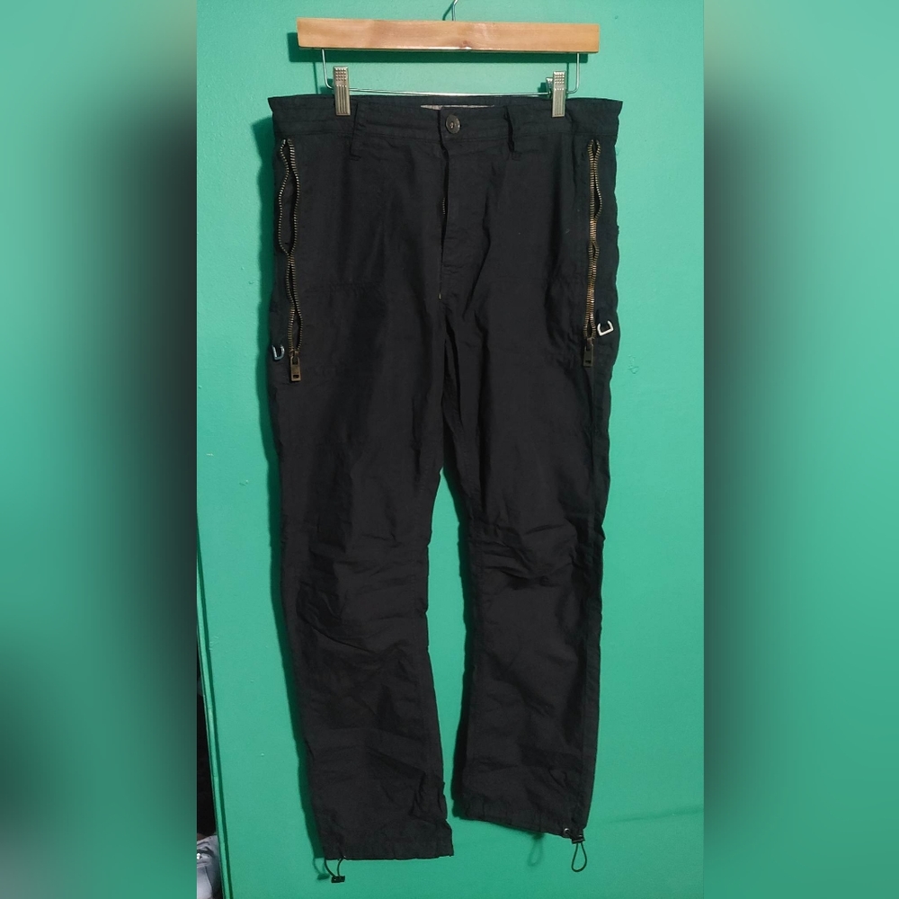 GUESS - blue cargo pants with zipper
